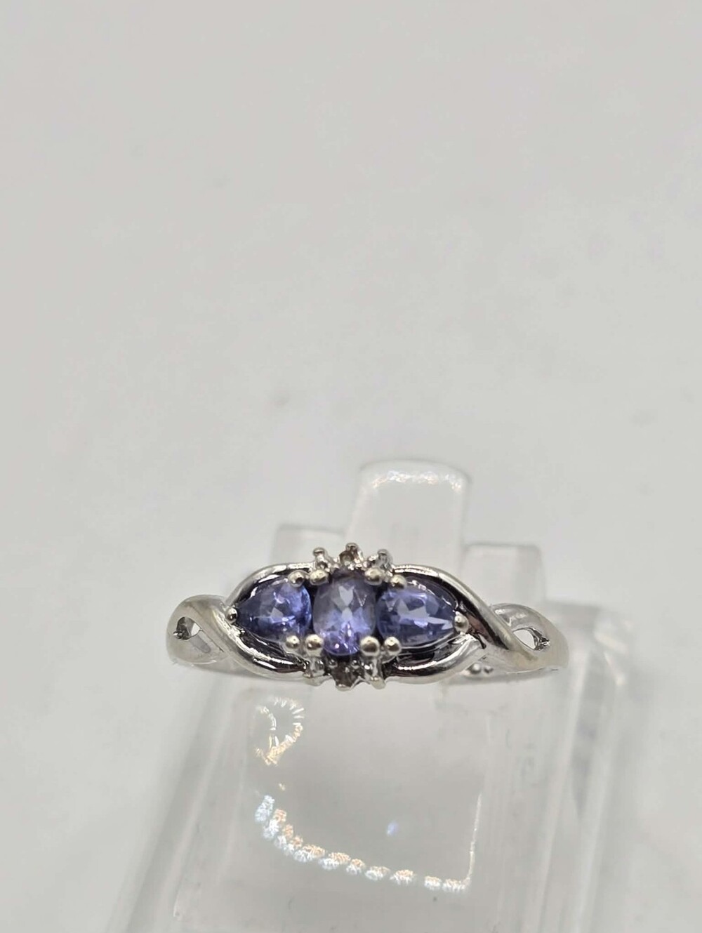 Genuine Tanzanite & Diamond Ring 10k White Gold Size 8! - Picture 6 of 6